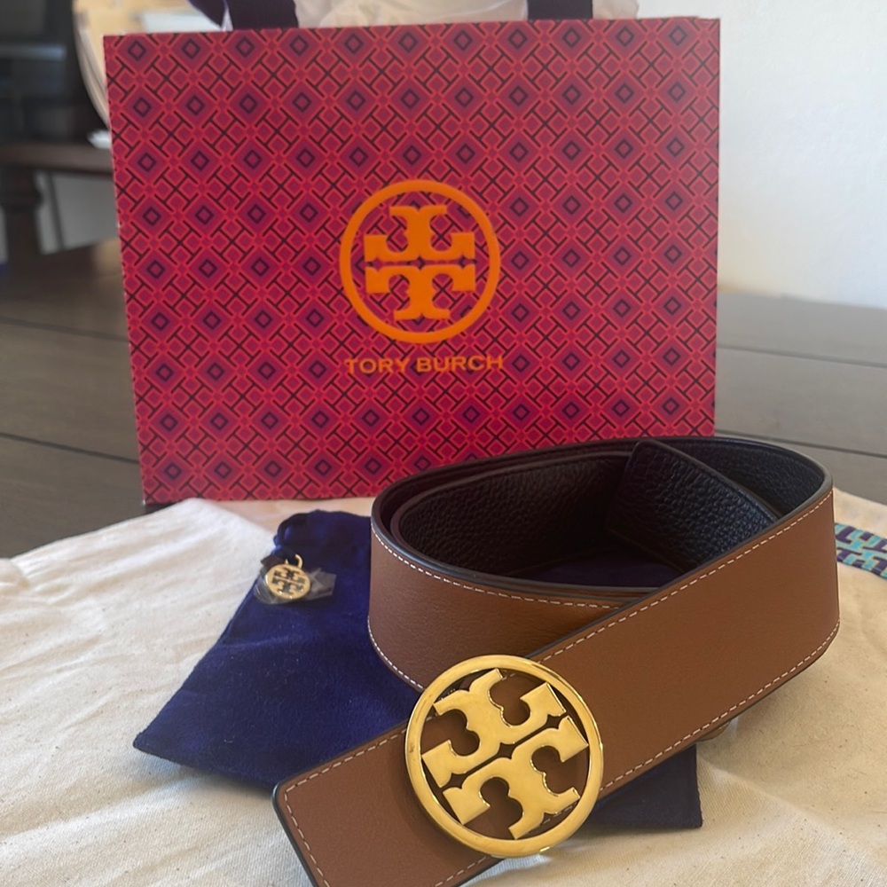 Like new Tory Burch reversible belt brown/black comes with felt bag